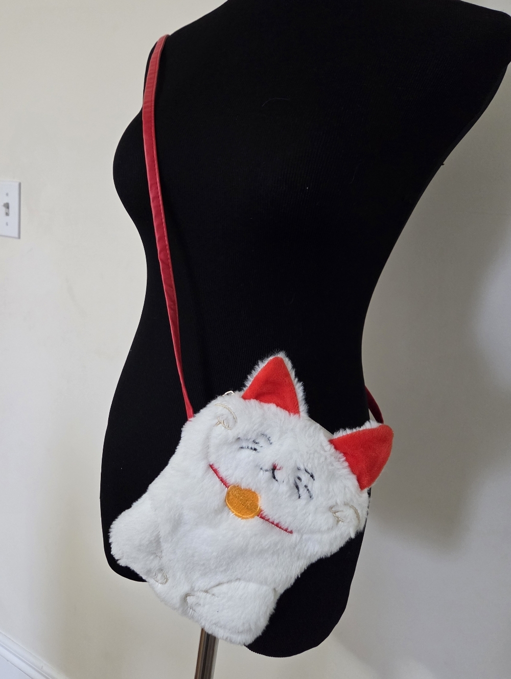 White Plush Lucky Cat CrossBody Zip Closure Bag